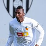 ÚLTIMAS NOTICIAS: El entrenador Carlos Corberán ha EXPRESADO su confianza en la capacidad de Umar Sadiq para volver a su máximo rendimiento durante la rueda de prensa posterior al partido tras la victoria del Valencia por 2-0 ante el Ourense CF en la Copa del Rey.